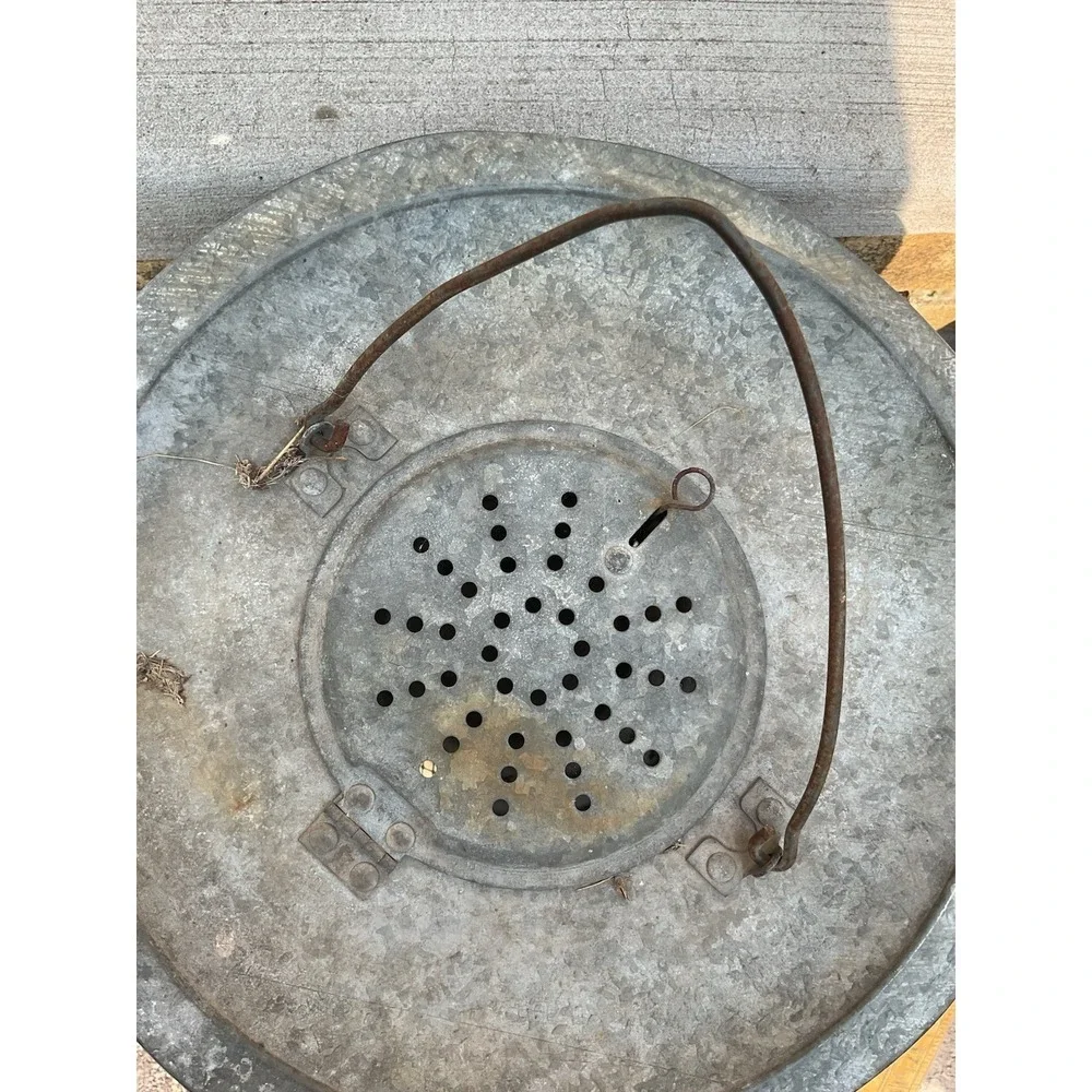 Vtg Floating Galvanized Metal Minnow Bait Bucket Mesh‎